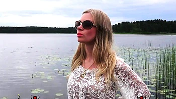 blonde,outdoor,babe,blowjob