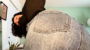 brunette,solo,amateur,ass,close-up