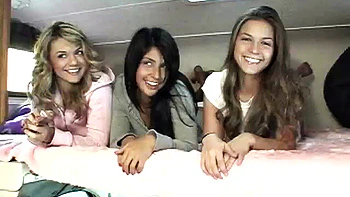 brunette,close-up,strip-tease,pussy-fingering,solo