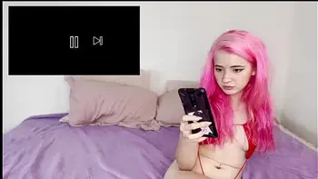 twitch,emma-fiore,reaction,latina,putita