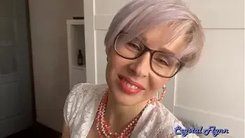 licking,horny-mom,fisting,anal,blowjob