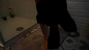 toys,amateur,webcam,small-tits,shower