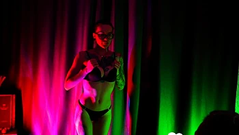 brunette,blowjob,teen,ass,hardcore