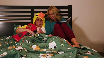 fake-tits,mom,reverse-cowgirl,hd,handjob