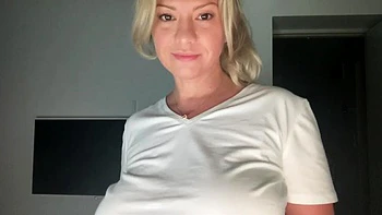tits,milf,blonde,big-tits