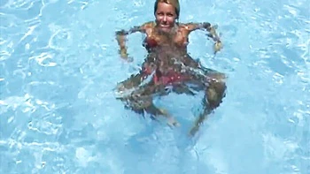 teen-18,amateur,pool,fingering,masturbation