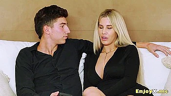 booty,milf,pussy-eating,veiny,blonde