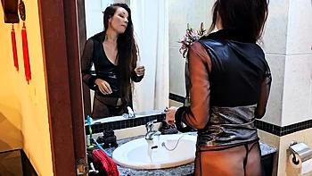 brunette,amateur,ass,reality