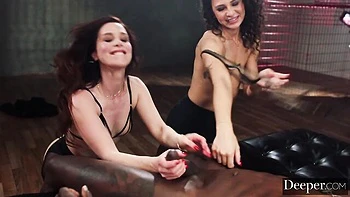 big-ass,doggystyle,ffm,oral,double-blowjob