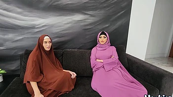 threesome,milf,ffm,natural-tits,pov