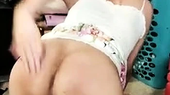 masturbation,brunette,amateur,solo,ass