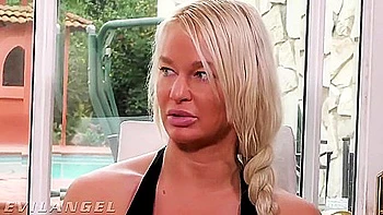 huge-tits,booty-shake,blonde-milf,big-tits,blonde