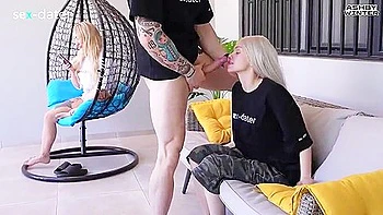 tiny-tits,teen-18,small-tits,young-18,blonde