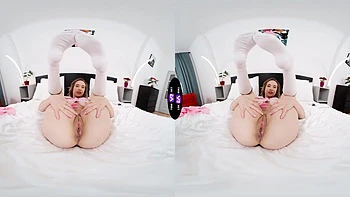 solo-girl,straight,masturbation,spread-legs,bed