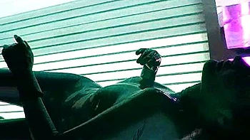 brunette,babe,small-tits,masturbation,amateur