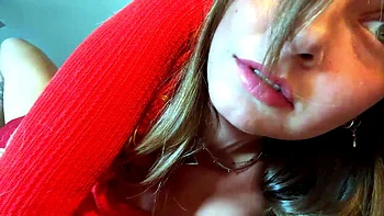 brunette,amateur,striptease,solo,milf