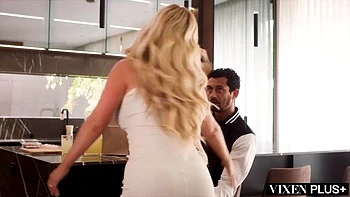 blonde,face-sitting,tits,masturbation,seduced