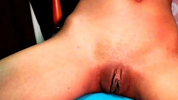 solo,cumshot,milf,masturbation,brunette