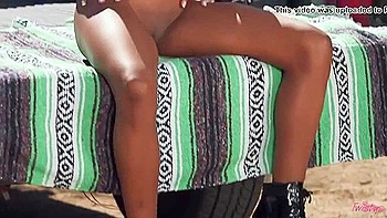 amateur,big-tits,big-ass,fingering,black-booty