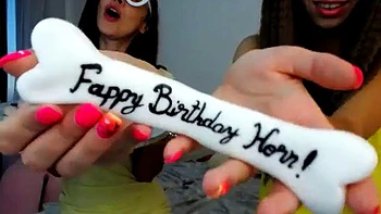 masturbation,solo,webcams,peeing,amateur