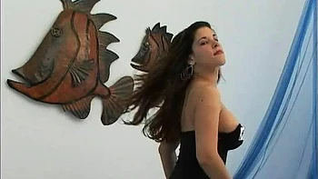 big-tits,big-butt,tits,striptease,solo