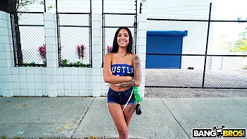 deepthroat,small-tits,latina,brunette