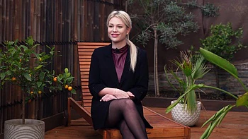 milf,lingerie,big-tits,french,tattoo