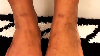 solo,amateur,softcore,foot-fetish