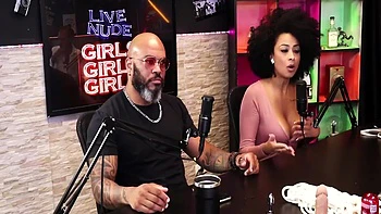 mom,hd,dyke,black,public-sex