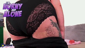 solo-female,toys,big-ass,blonde,maturenl