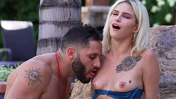 couple,hardcore,blondes,pool,cowgirl