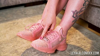 blonde,pornstarplatinum,american,foot-fetish,big-ass