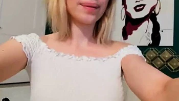 tits,amateur,big-tits,teasing,striptease