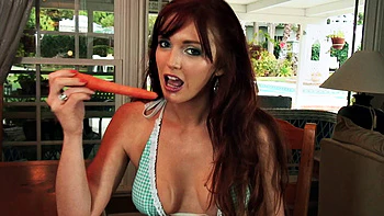 red-head,longhair,bald-pussy,pussy-insertion,glasses