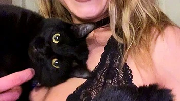 close-up,masturbation,solo,blonde,milf