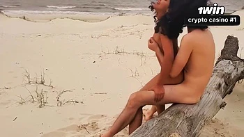 latina-amateur,latino,hirsute,blowjob,outdoor