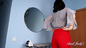 solo-female,milf,mature,brunette,high-heels