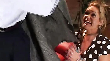 cougar,blowjob,threesome,cuckold,cumshots