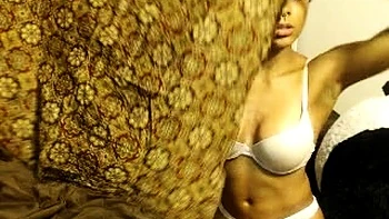 nipples,panties,solo,big-boobs,amateur