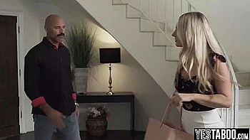 busty-milf,dick,brunette,juggs,babysitter