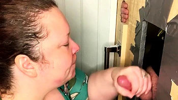 blowjob,hd,brunette,glory-hole,amateur