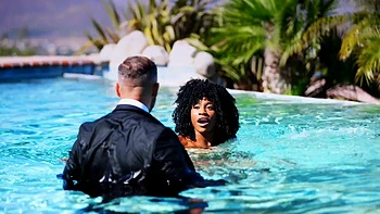 hardcore,pussy-licking,pool,ebony,outdoor