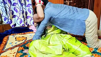 nude,sex,watching,18-year-old-indian,desi-girls