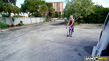 blonde,skinny,american