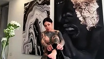 solo,webcam,brunette,latex,masturbation