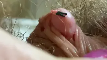 figure,hairy-pussy,hairy-ass,big-clit,clitoris