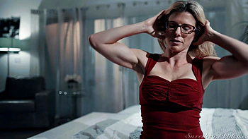 glasses,kissing,bald-pussy,69,blonde