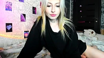 webcam,blonde,solo,teen,amateur