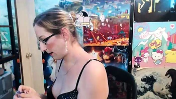 amateur,milf,softcore,brunette,solo