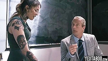 latina-milf,milf,tattoo,cunnilingus,fingering